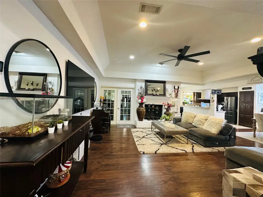 6728 Parkwood Drive, North Richland Hills, TX 76182 - #2