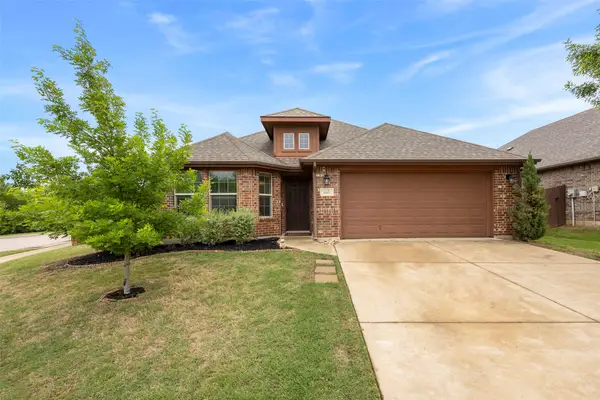 11801 Hassop Lane, Burleson, TX 76028