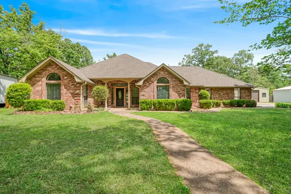 212 Wooded Hills Drive, Powderly, TX 75473