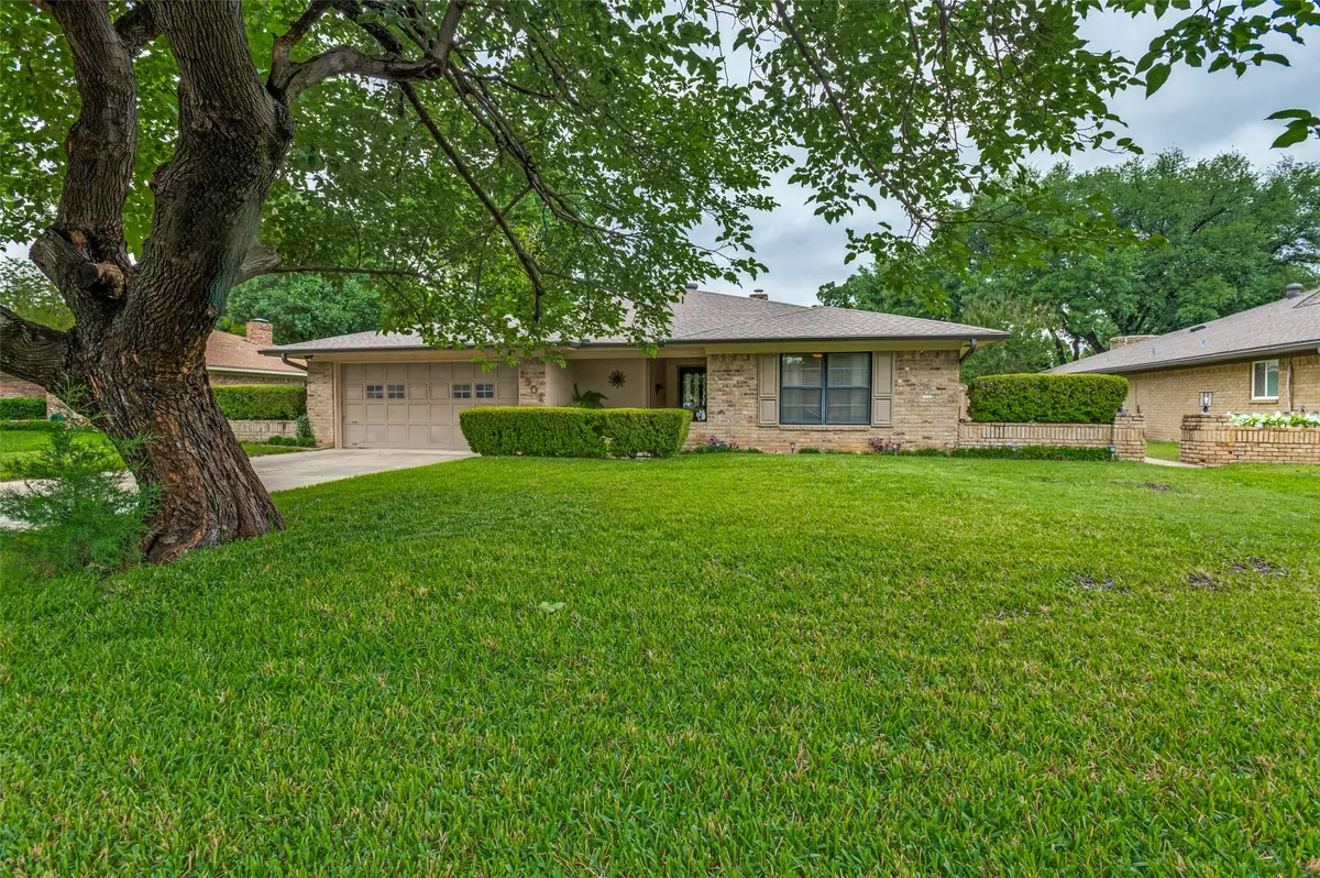 1901 Anna Drive, Irving, TX 75061 - #1