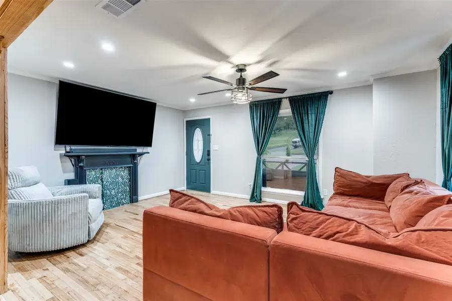 809 S Lamar Street, Weatherford, TX 76086 - #3