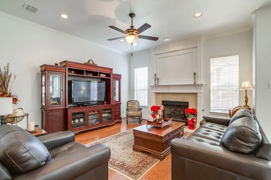 8216 Dogwood Lane, Irving, TX 75063 - #2