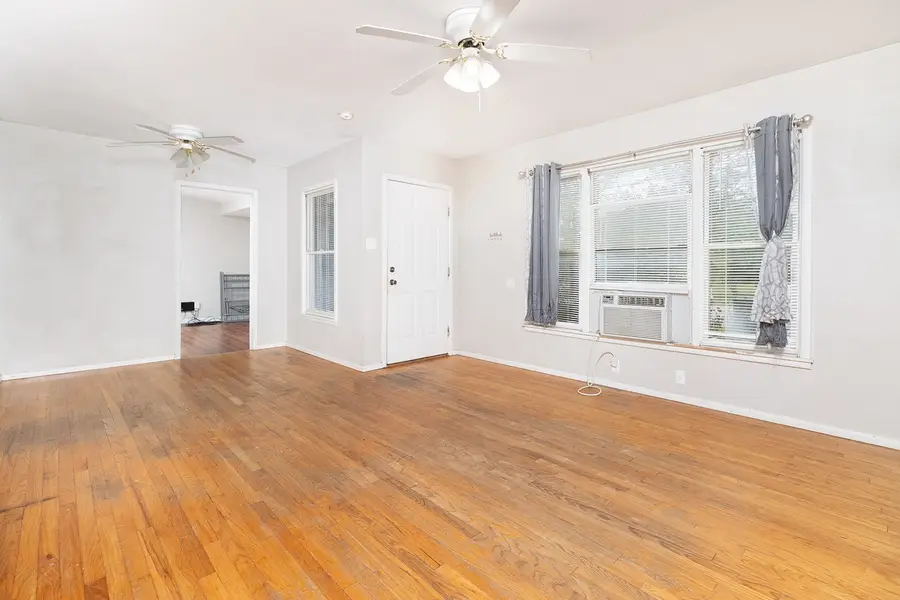 1928 S Walnut Street, Brady, TX 76825 - #3