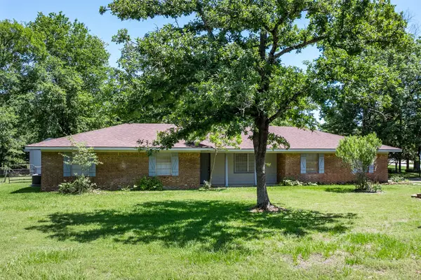 1 Oakridge Circle, Star Harbor, TX 75148