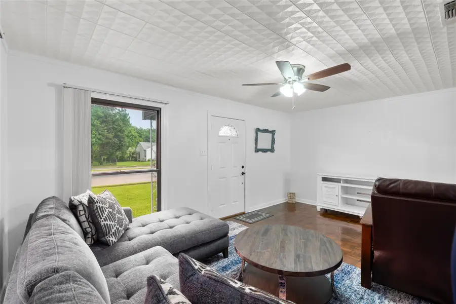 1109 N Jim Miller Road, Dallas, TX 75217 - #3