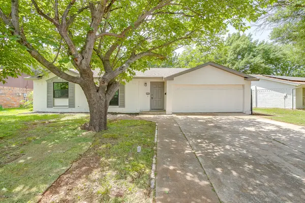 113 Quail Creek Drive, Crowley, TX 76036