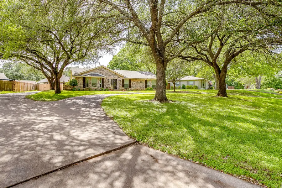 802 Shady Creek Drive, Cleburne, TX 76033 - #2
