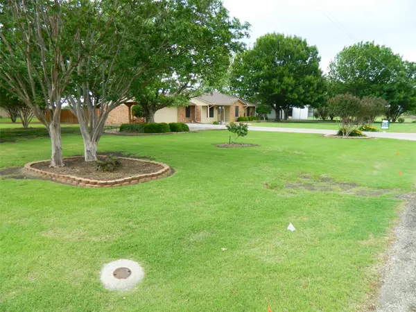 1004 Palamino Drive, Leonard, TX 75452