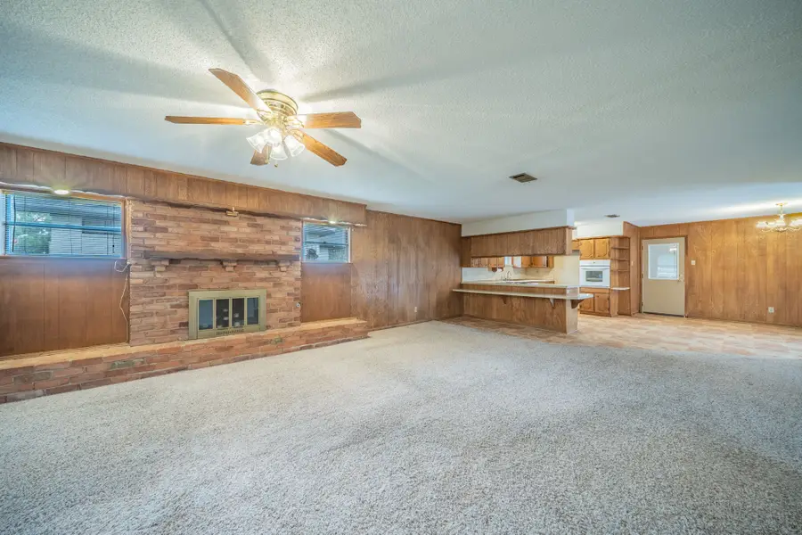 806 E Coral Way, Grand Prairie, TX 75051 - #3