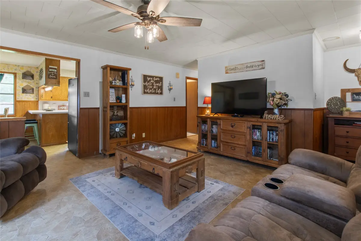 815 S 8th Avenue, Teague, TX 75860 - #1