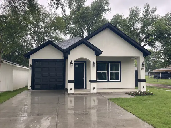 602 W Newton Street, Terrell, TX 75160