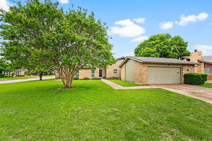 901 Shady Creek Lane, Bedford, TX 76021 - #2