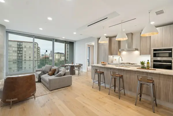 3130 N Harwood Street #905, Dallas, TX 75201