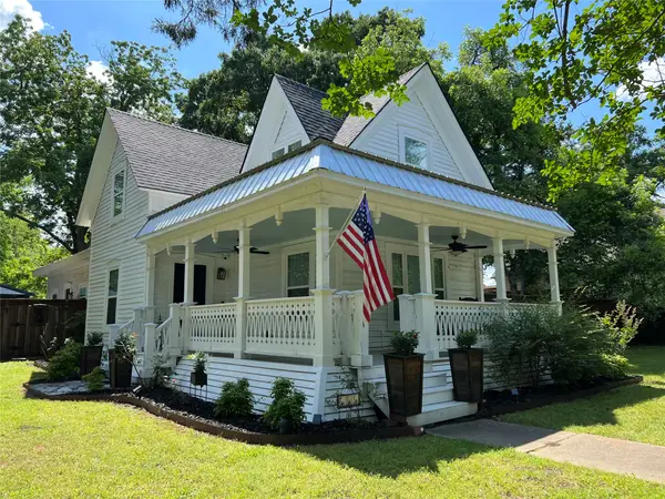 701 Johnson, Terrell, TX 75160