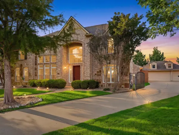 2533 Green Oak Drive, Carrollton, TX 75010