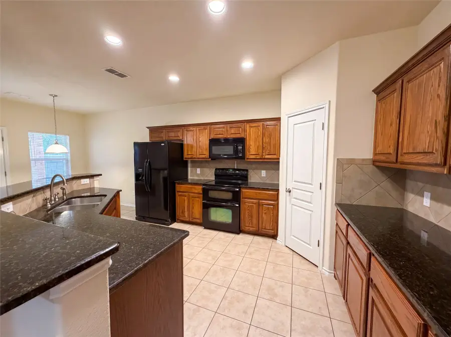 9816 Mullins Crossing Drive, Fort Worth, TX 76126 - #2