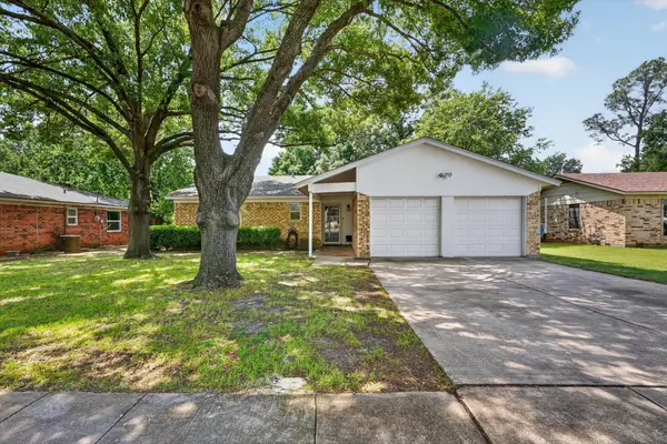 224 Hudson Avenue, Crowley, TX 76036
