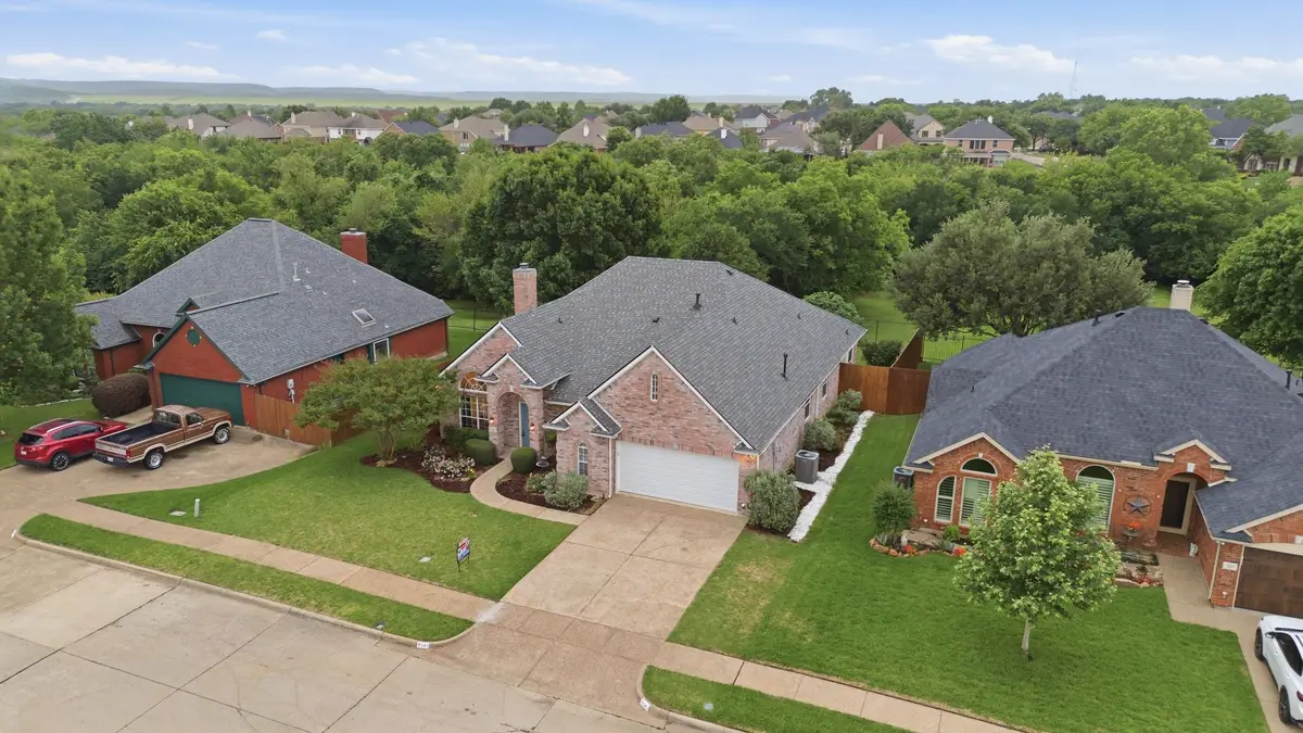 541 Crickett Way, Grand Prairie, TX 75052 - #1