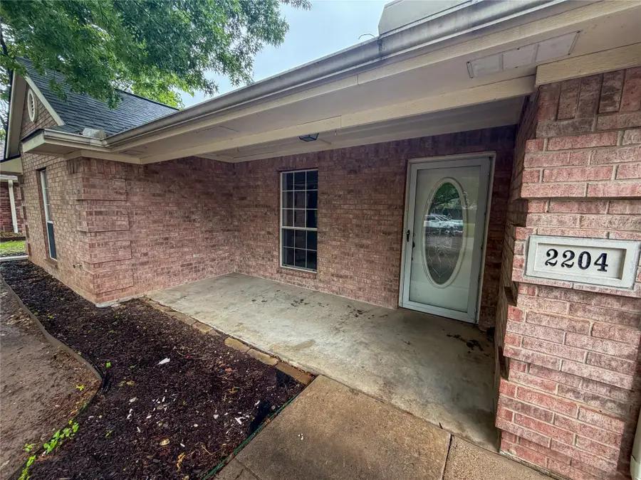 2204 N Village Drive, Bonham, TX 75418 - #2