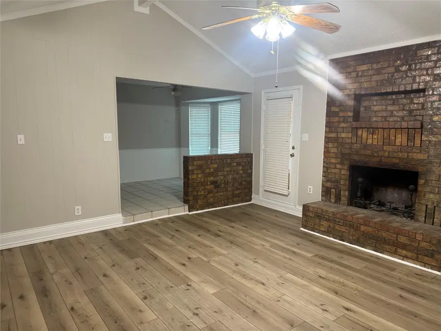 817 Lynne Lane, Burleson, TX 76028 - #2