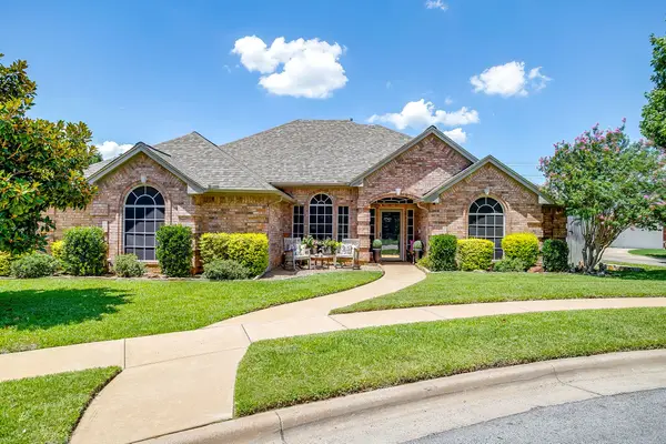 7732 Bridlewood Court, North Richland Hills, TX 76182