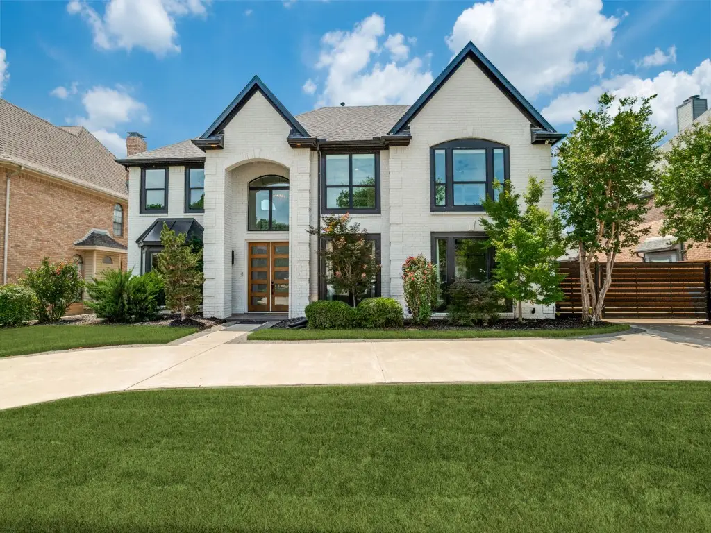 2805 Greenbrook Court, Grapevine, TX 76051 - #1