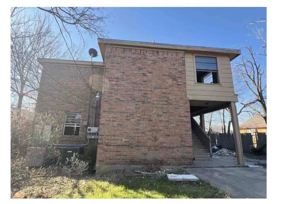 722 W Boyce Avenue, Fort Worth, TX 76115 - #2