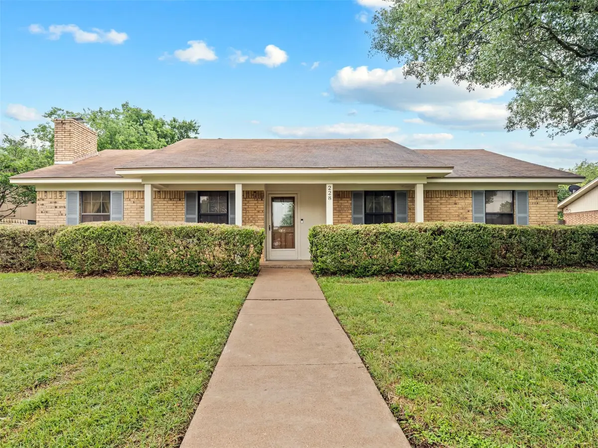 228 Monterrey Drive, Hewitt, TX 76643 - #1
