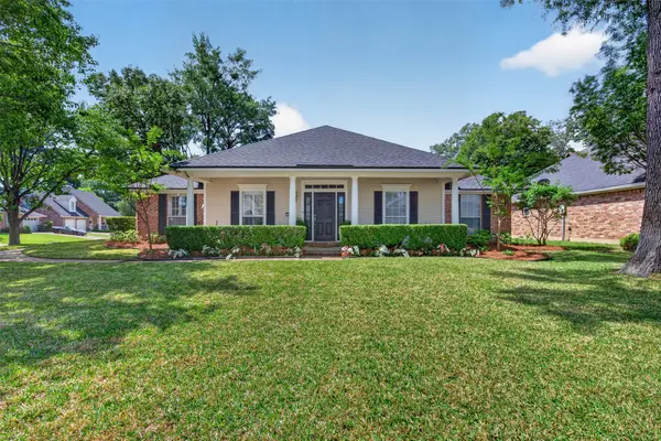 111 Hanging Moss Drive, Benton, LA 71006
