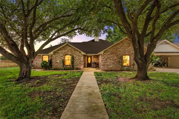 1692 W Tate Street, Robinson, TX 76706