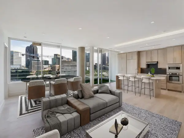 2408 Victory Park Lane #1036, Dallas, TX 75219