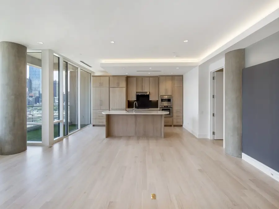 2408 Victory Park Lane #1036, Dallas, TX 75219 - #3