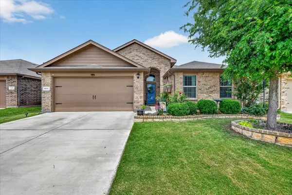 833 Rutherford Drive, Crowley, TX 76036