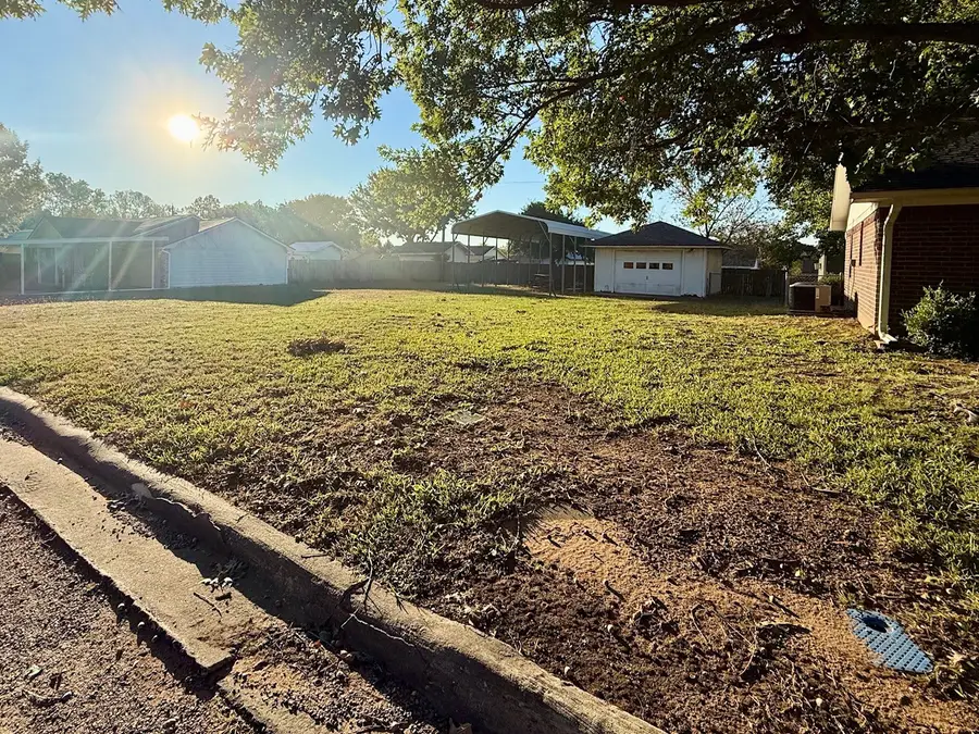 300 Denton Court, Collinsville, TX 76233 - #3