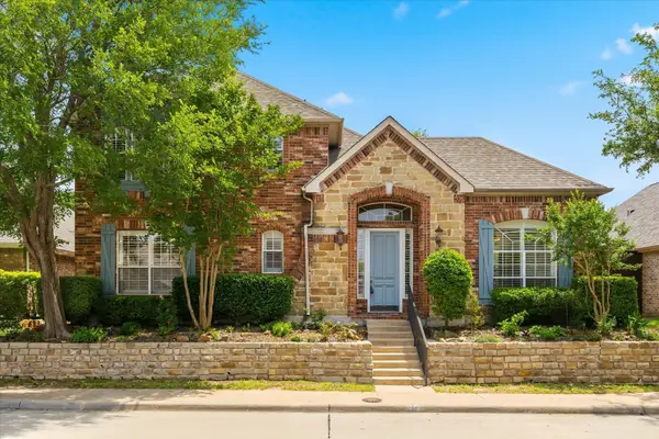 946 Briar Oaks Drive, Rockwall, TX 75087
