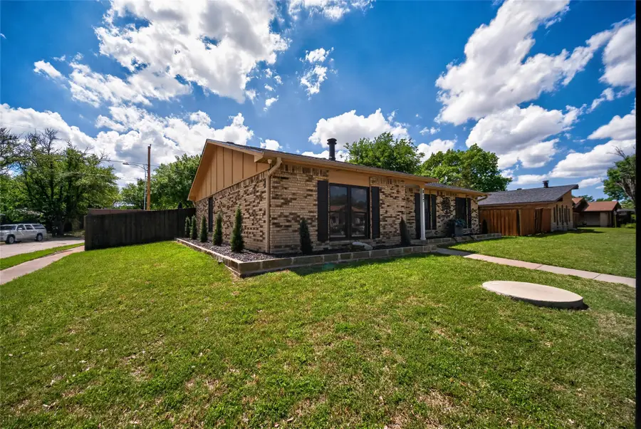 817 Oakland Street, Grand Prairie, TX 75052 - #3