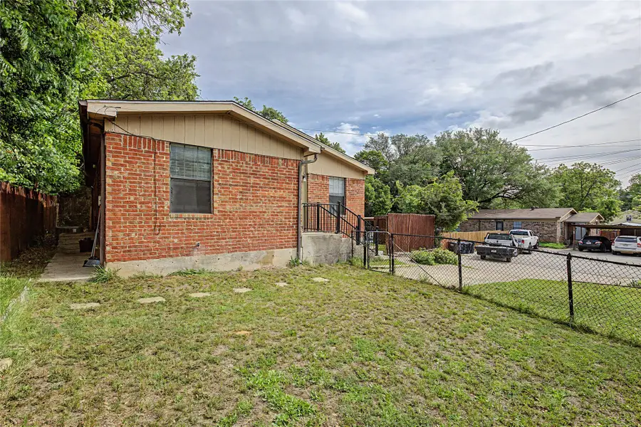 501 Byron Street, Fort Worth, TX 76114 - #3