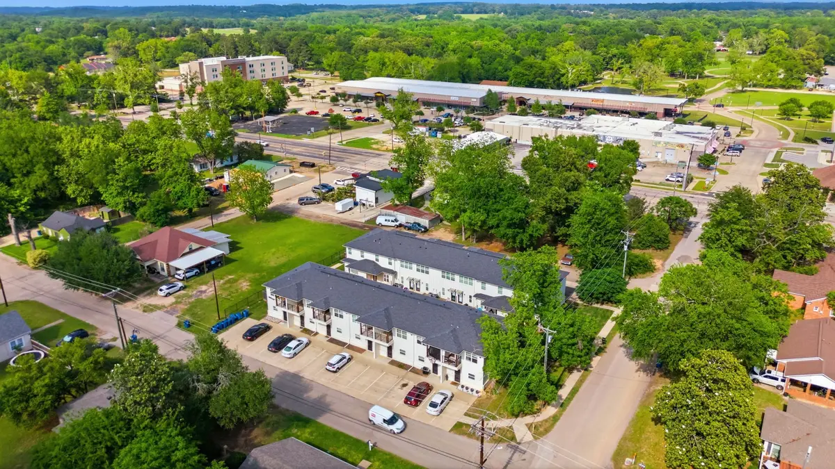307 N Henry Street, Lindale, TX 75771 - #1