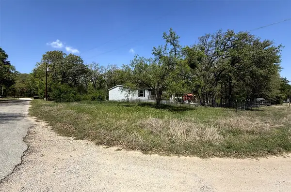 106 Summers Circle, Azle, TX 76020