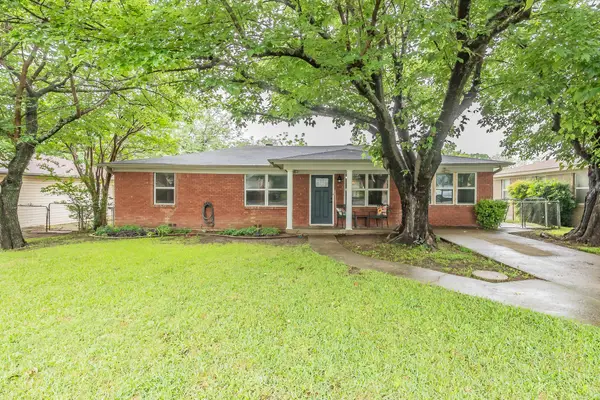 1009 Zelda, Hurst, TX 76053