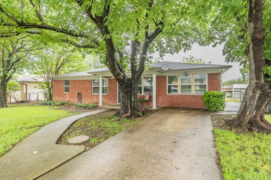 1009 Zelda, Hurst, TX 76053 - #2