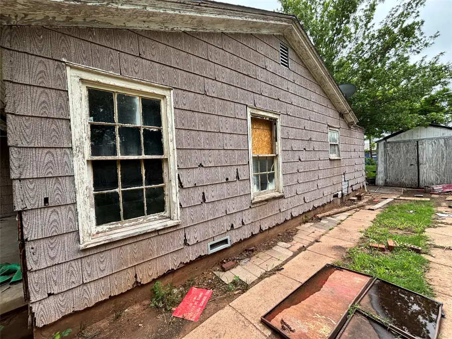 1419 N 6th Street, Wichita Falls, TX 76306 - #3