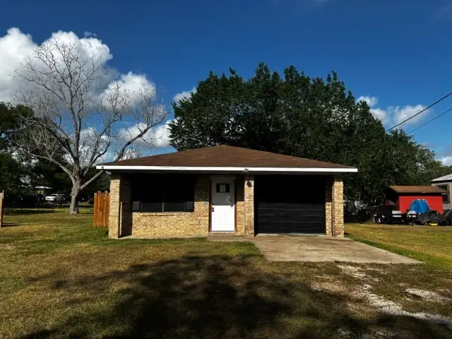 122 Rosa Street, Edna, TX 77957 - #1