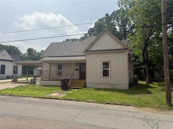 309 W 8th Street, Bonham, TX 75418