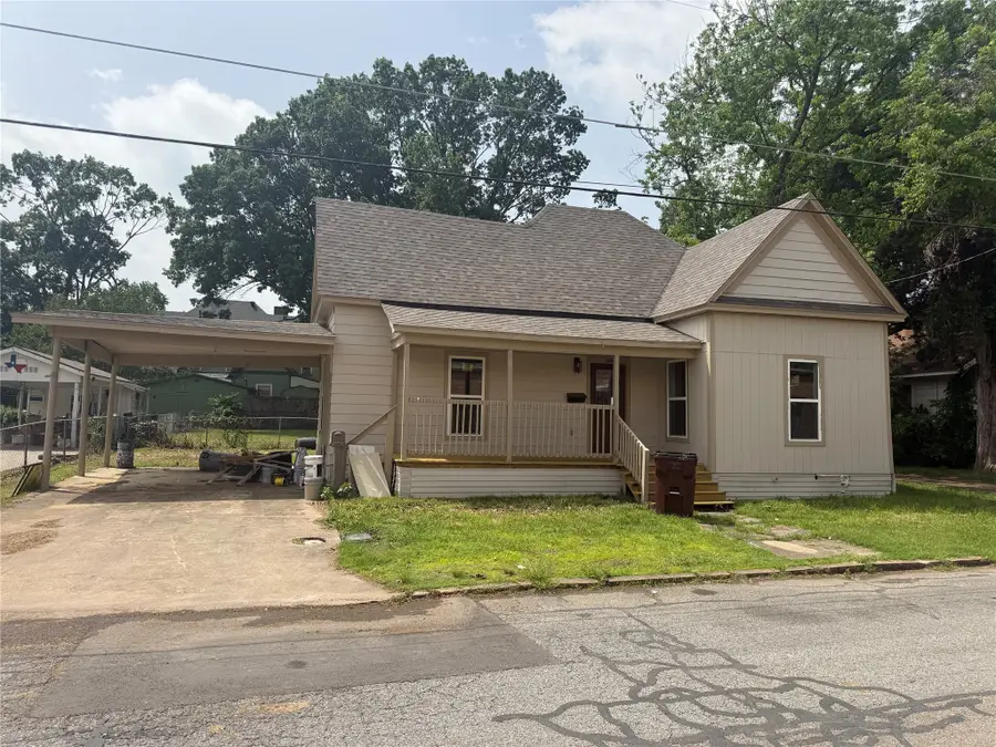 309 W 8th Street, Bonham, TX 75418 - #3