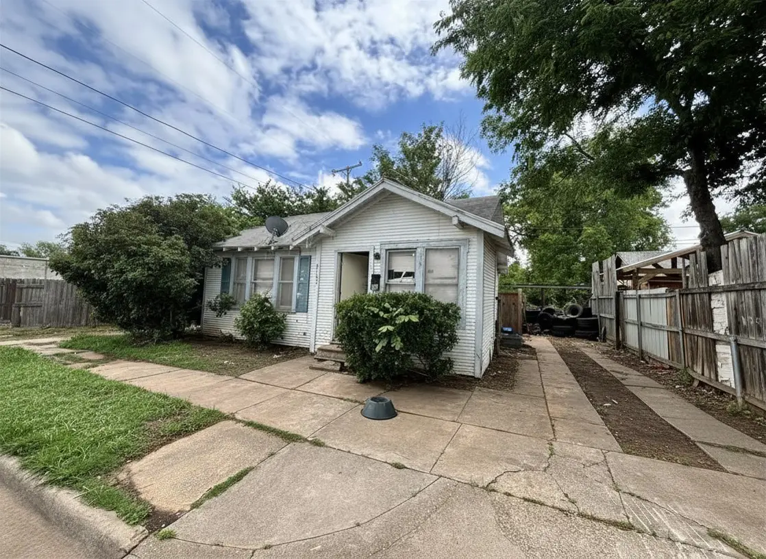 2107 Avenue I, Wichita Falls, TX 76309 - #1