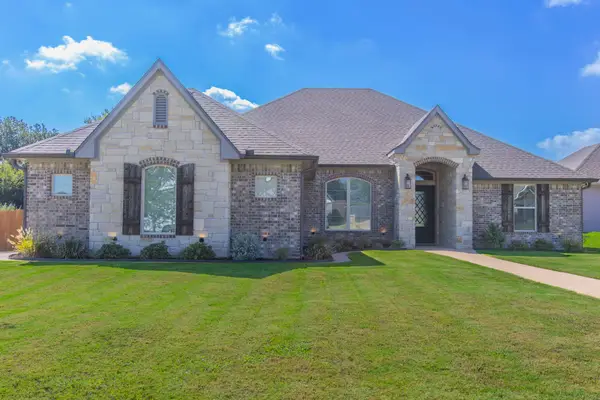233 Fox Run Lane, Robinson, TX 76706