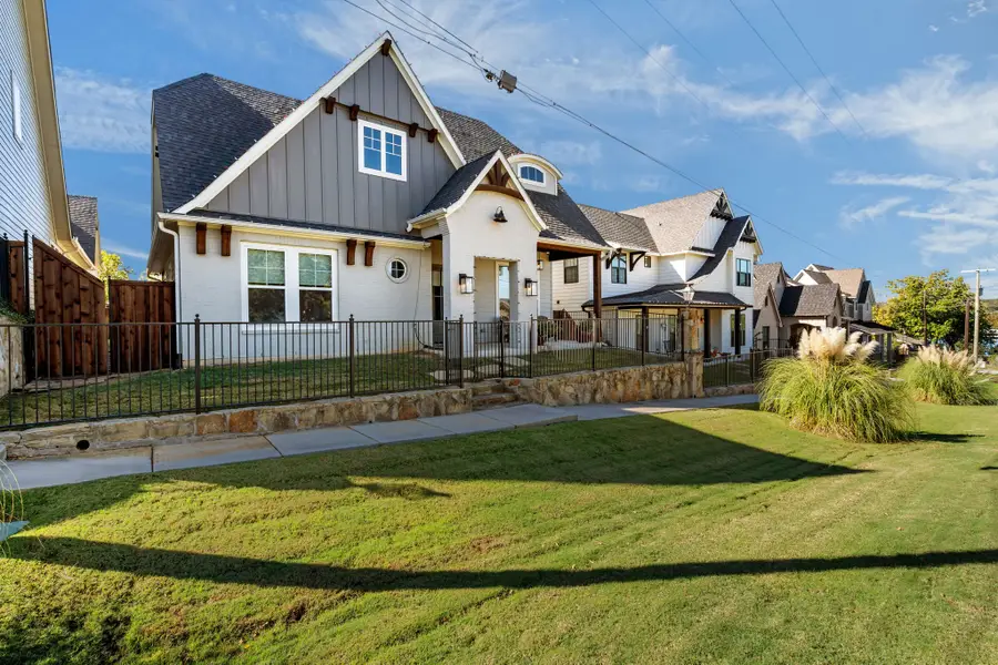 208 Denton Street E, Argyle, TX 76226 - #2