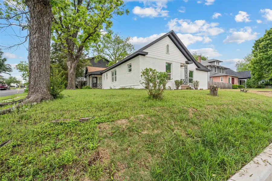 900 N 22nd Street, Waco, TX 76707 - #2