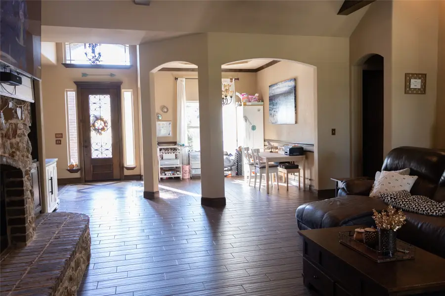 108 Oak Creek Drive, Springtown, TX 76082 - #2